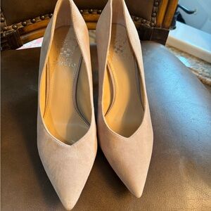 Vince Camuto Cream Heels Elegant Pointed-Toe